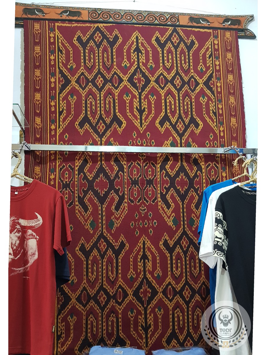 Toraja Ikat Bedcover Blanket 120cm - Tobo Alang (red color) Toraja Ikat Bedcover Blanket 120cm - Tobo Alang (red color)