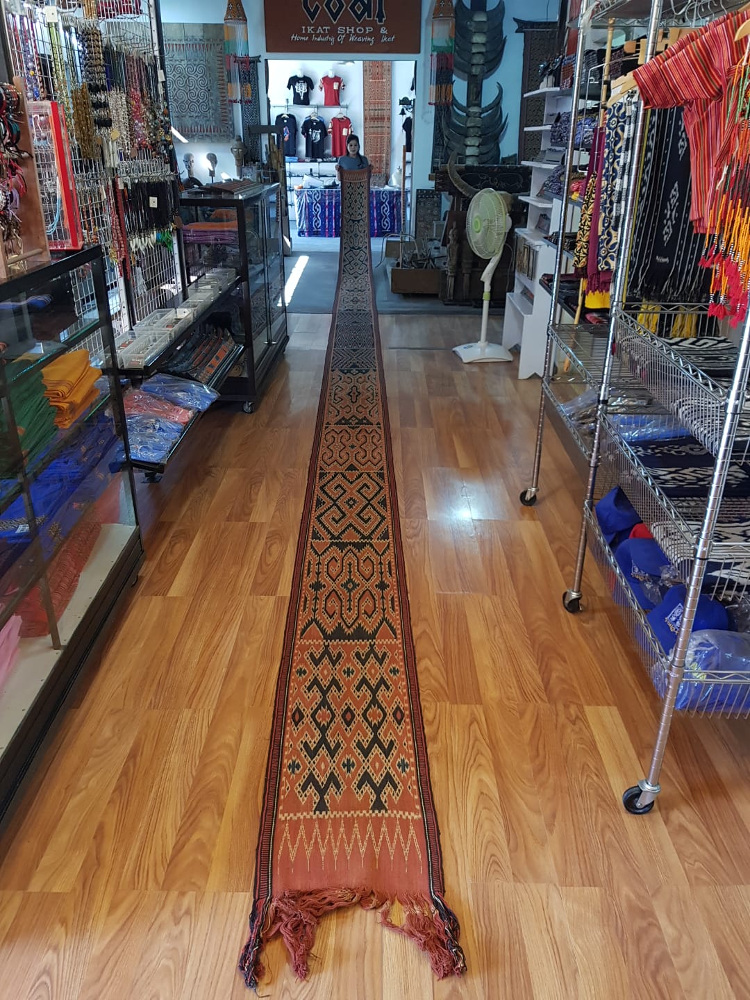 Sambo Tanete Pori Lonjong - Authentic Natural Dye Ikat (2) Sambo Tanete Pori Lonjong - Authentic Natural Dye Ikat