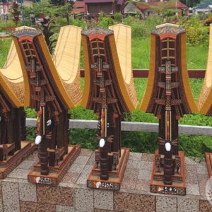 Large Toraja Tongkonan House (Height 80cm) Large Toraja Tongkonan House (Height 80cm)