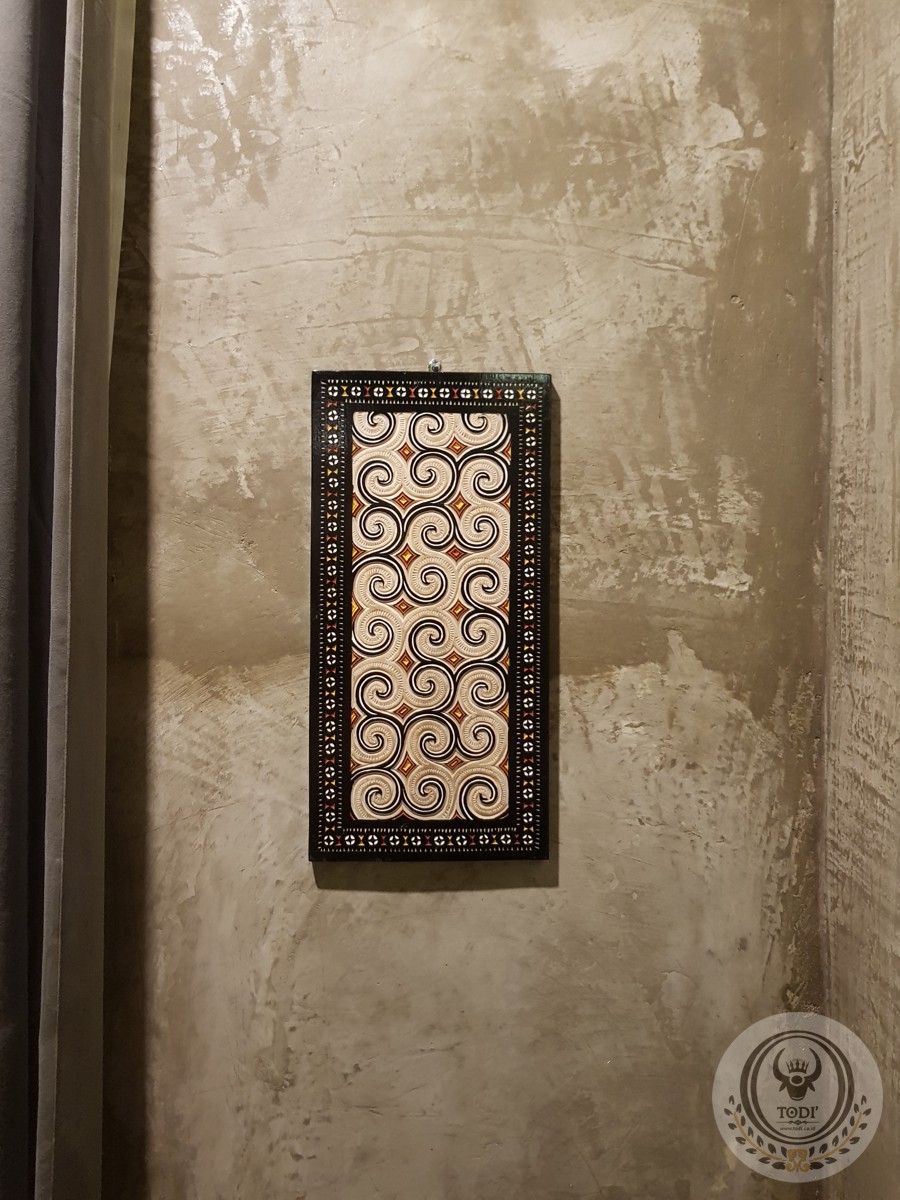 Hiasan Dinding Ukiran Toraja (23cm x 42cm) - Motif Pa'Tangke Lumu' Dierong (3) Hiasan Dinding Ukiran Toraja (23cm x 42cm) - Motif Pa'Tangke Lumu' Dierong (3)
