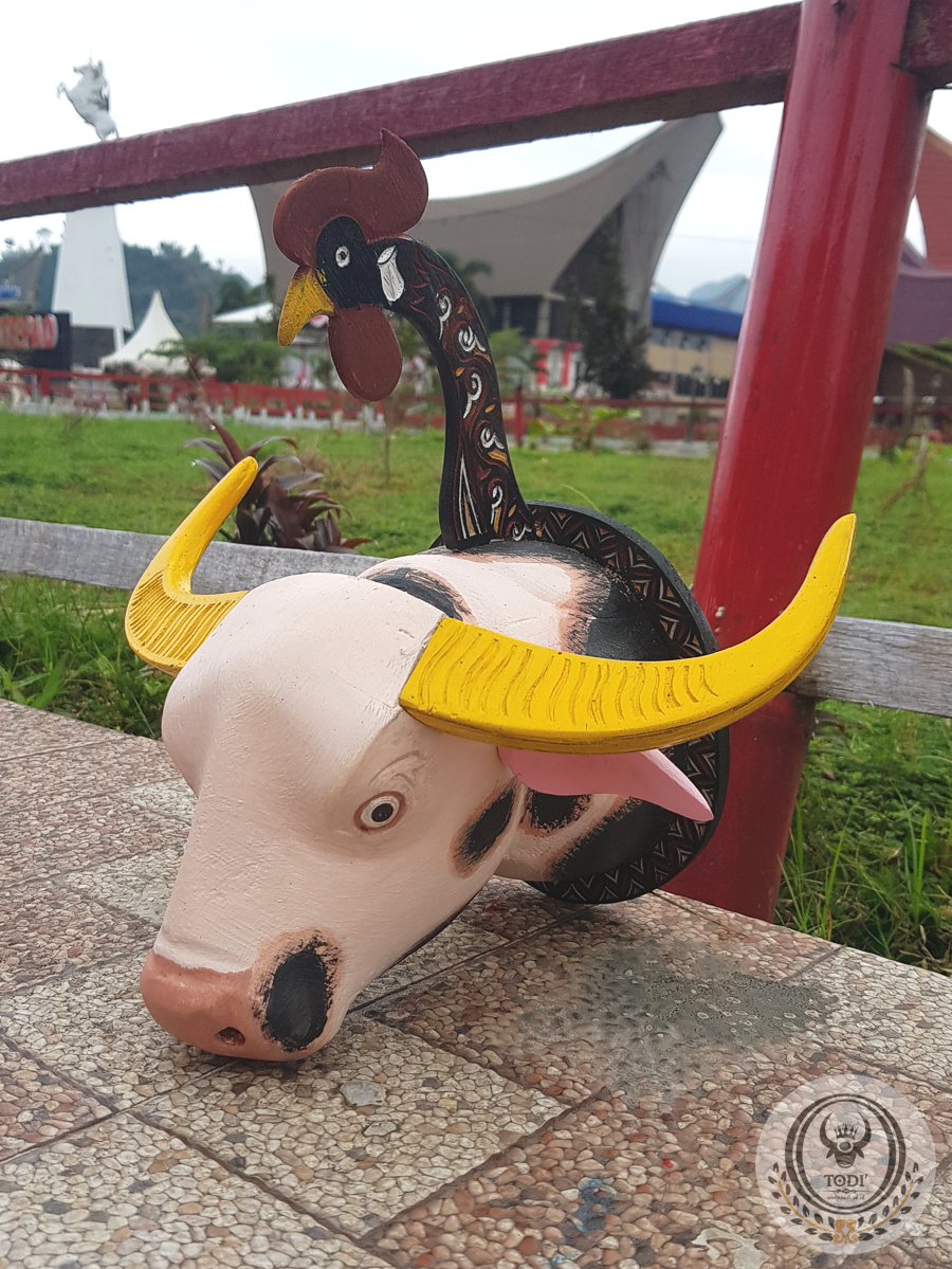 Miniature Toraja Saleko Buffalo Head Statue - Kabongo Miniature (1) Miniature Toraja Saleko Buffalo Head Statue - Kabongo Miniature