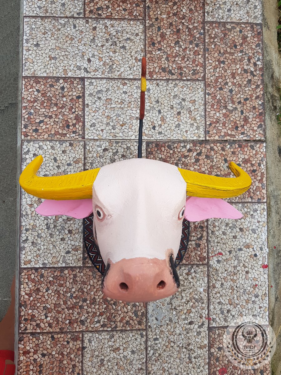 Miniature Toraja Saleko Buffalo Head Statue - Kabongo Miniature Miniature Toraja Saleko Buffalo Head Statue - Kabongo Miniature