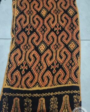 Toraja Scarf Shawl Batik Red Black Color - Tossok Balekoan Motif