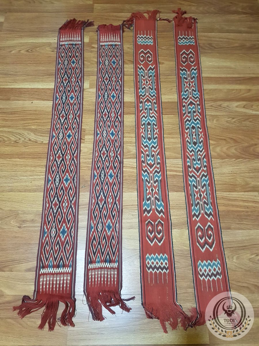 Traditional Ikat Sekomandi Shawl - Natural Dyes Traditional Ikat Sekomandi Shawl - Natural Dyes