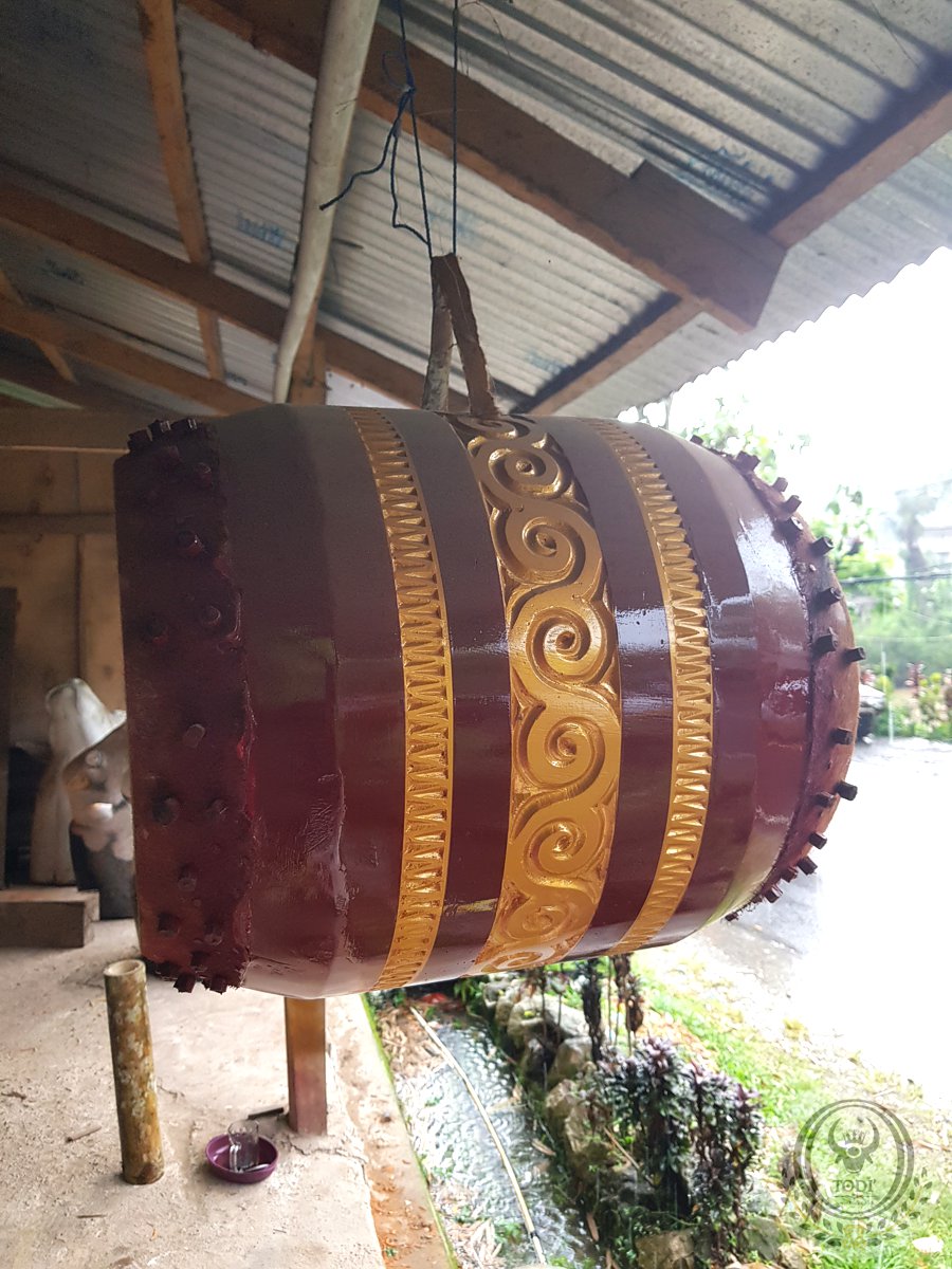 Gendang Asli Toraja - Ukuran Sedang (2) Autentic Toraja Traditional Drum. Medium Size