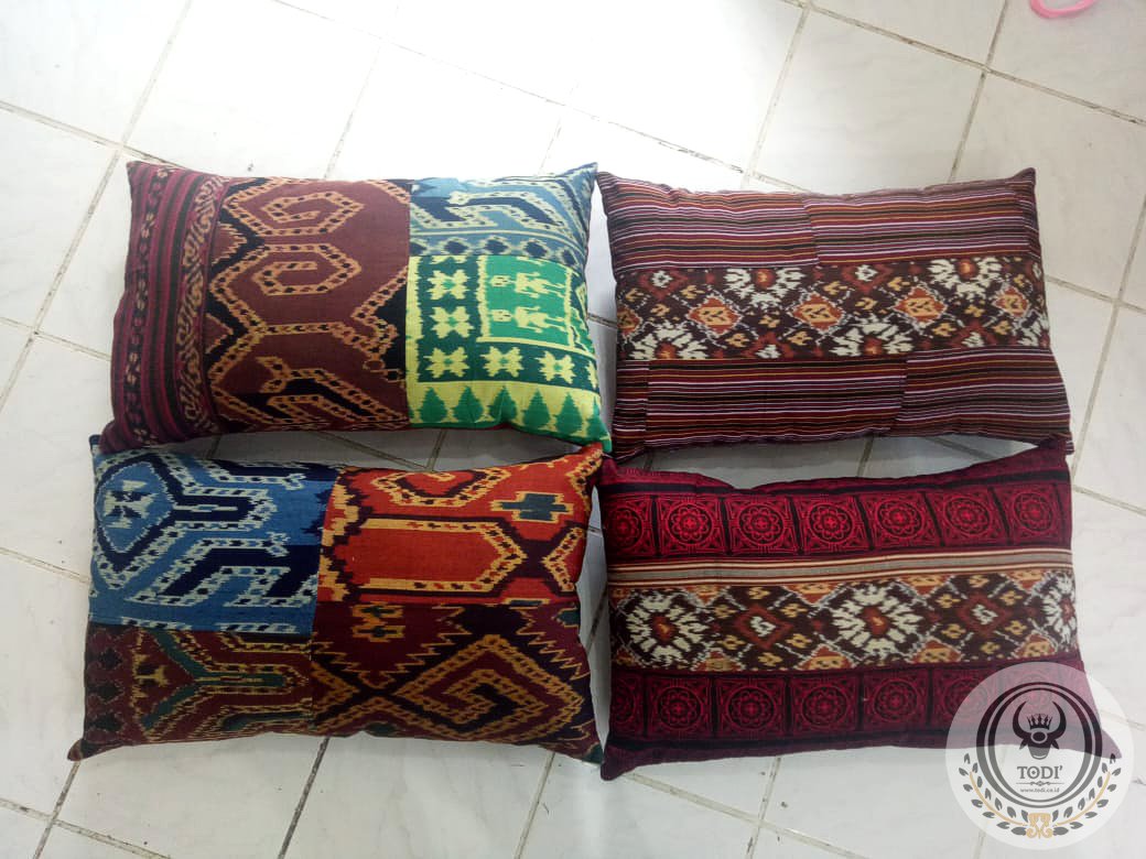 Handwoven Ikat Pillow Cover (6) Handwoven Ikat Pillow Cover (6)