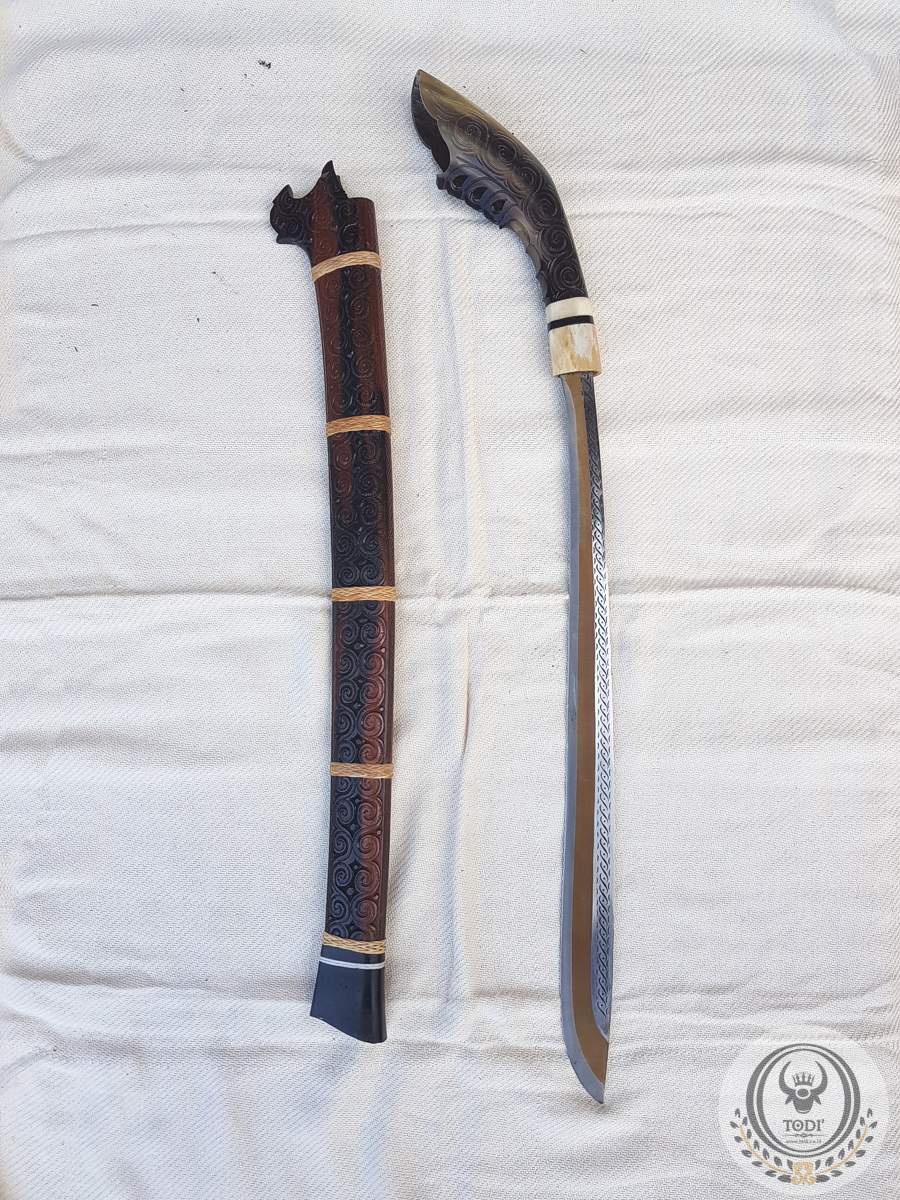 Long Toraja Machete - Carved Horn Handle & Ebony Wood Sheath
