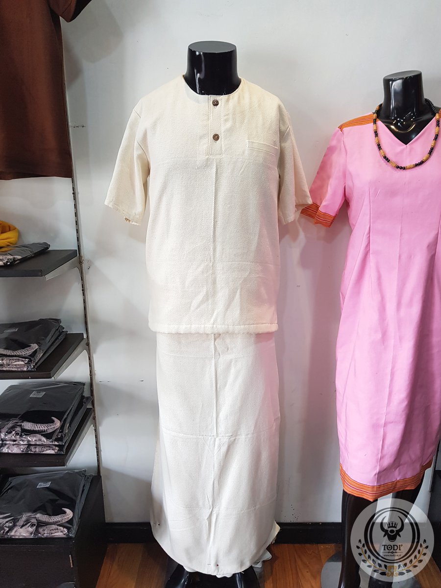 Toraja Traditional Mens Clothes (Pokko) - White Color Toraja Traditional Mens Clothes (Pokko) - White Color