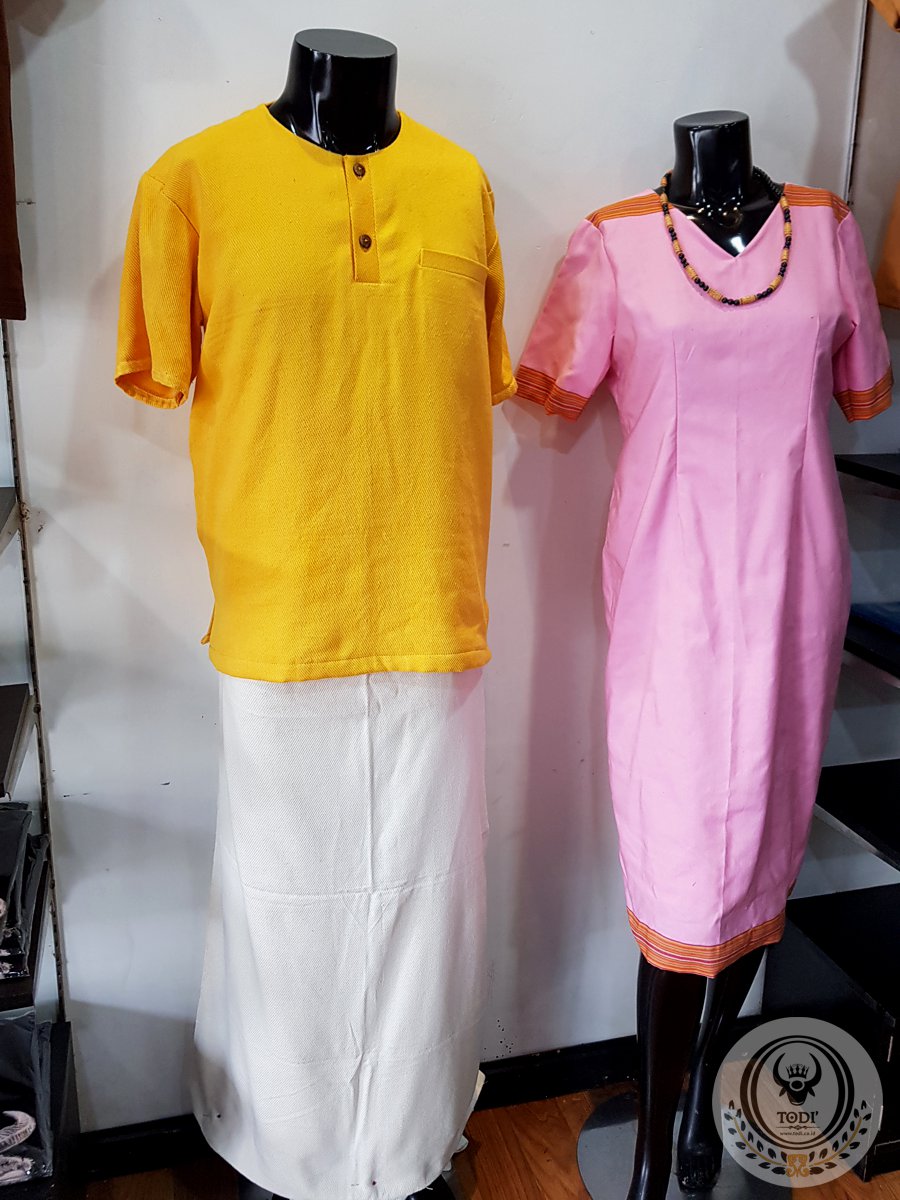 Toraja Traditional Mens Clothes (Pokko) - Yellow Color (3) Toraja Traditional Mens Clothes (Pokko) - Yellow Color (3)