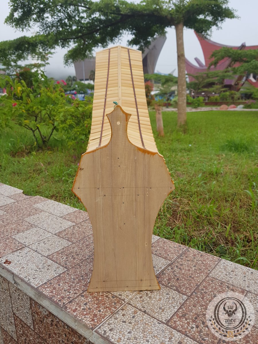 Miniatur Rumah Tongkonan Toraja - Gantungan Dinding (Tinggi 45cm) (4) Miniatur Rumah Tongkonan Toraja - Gantungan Dinding (Tinggi 45cm) (4)