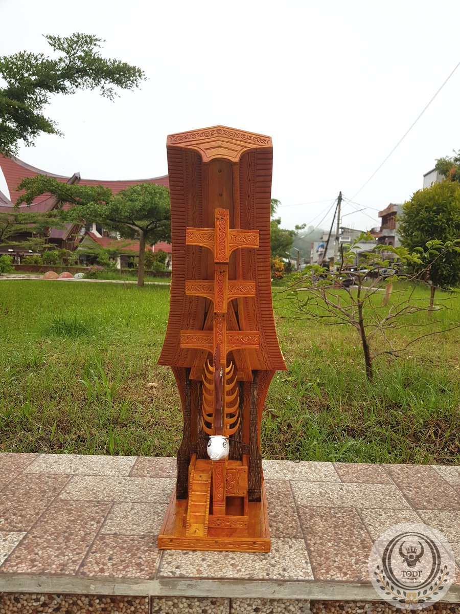 Miniature Toraja Tongkonan House – Wall Hanging (Height 45cm) (2) Miniature Toraja Tongkonan House – Wall Hanging (Height 45cm)