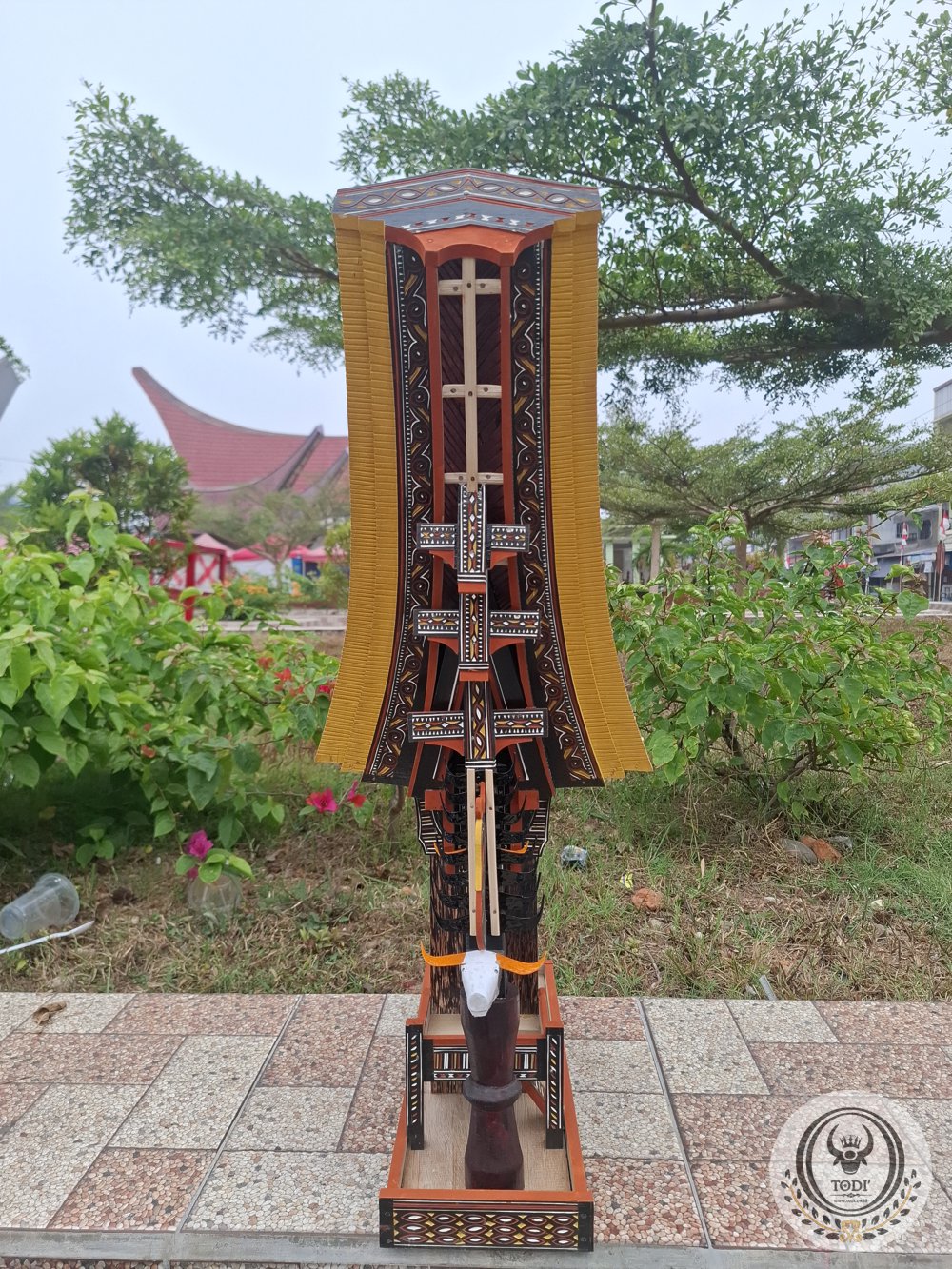 Miniatur Rumah Tongkonan Toraja Besar (Tinggi 74cm x Lebar 30cm) Miniatur Rumah Tongkonan Toraja Besar (Tinggi 74cm x Lebar 30cm)