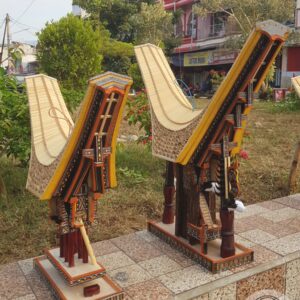 A pair Toraja Tongkonan House and Rice Barn Miniature