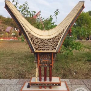 A pair Toraja Tongkonan House and Rice Barn Miniature A pair Toraja Tongkonan House and Rice Barn Miniature