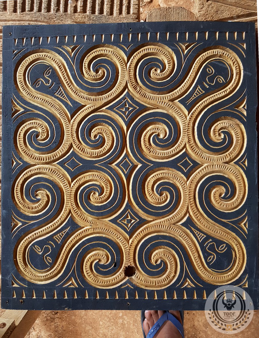 Toraja Tongkonan House Carving Wall Decoration. Size: 35cm x 35cm Toraja Tongkonan House Carving Wall Decoration. Size: 35cm x 35cm